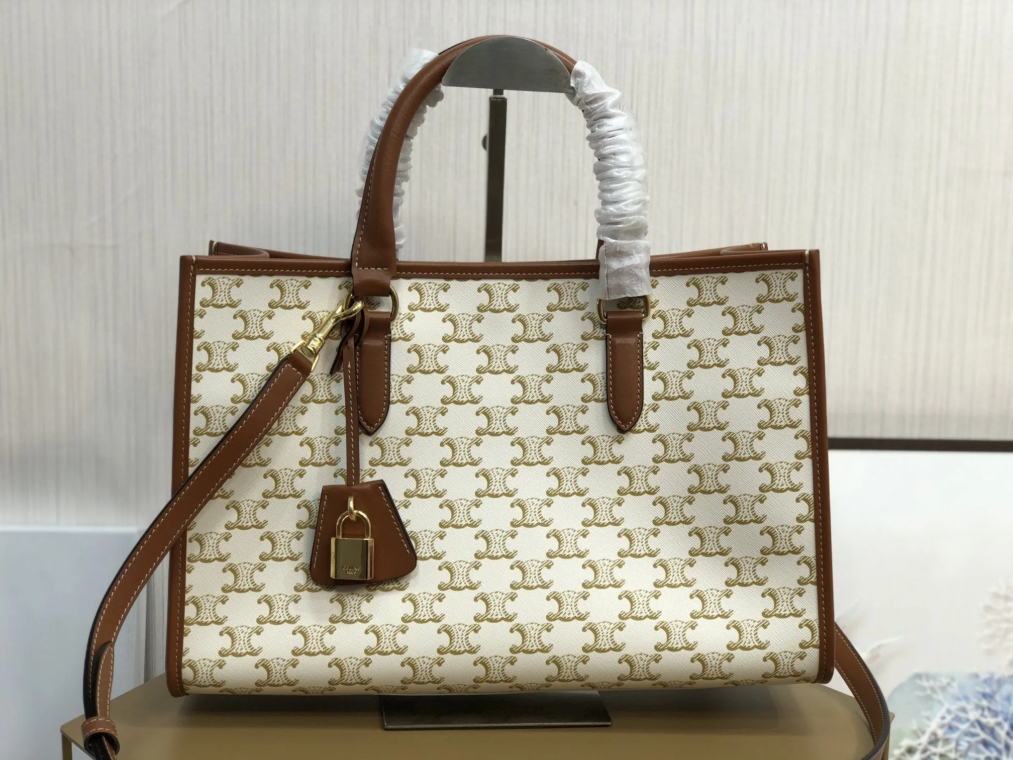 CE Mini Horizontal Cabas In Triomphe Canvas White For Women 14in/35cm 199742BZJ.01BC