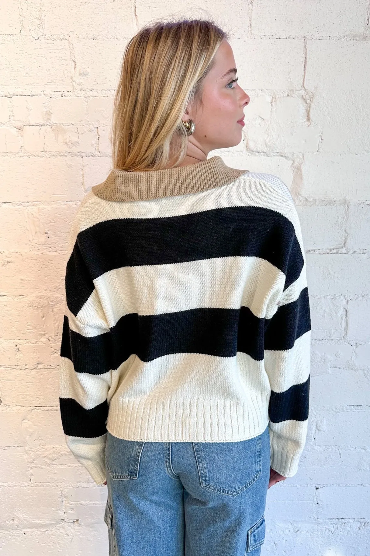 Chic Contrast Stripe Sweater