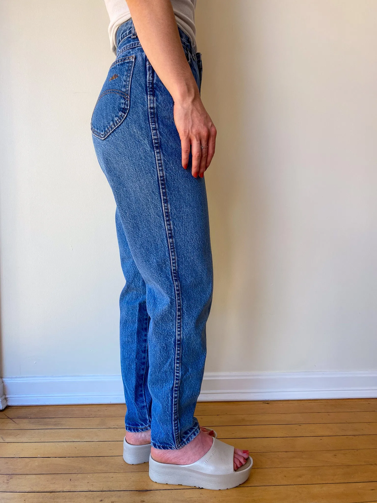 Chic Jeans—[26X29]