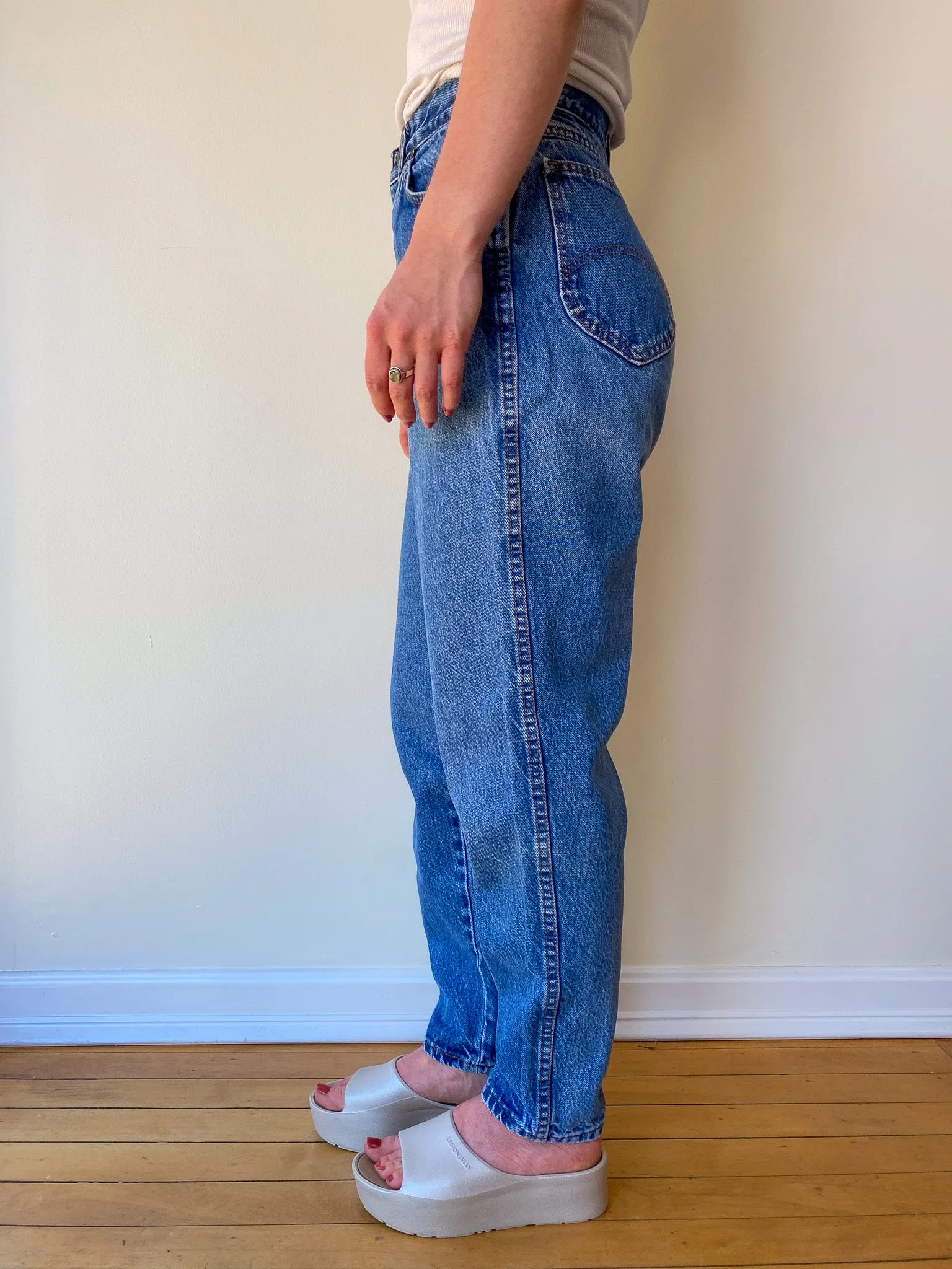 Chic Jeans—[26X29]