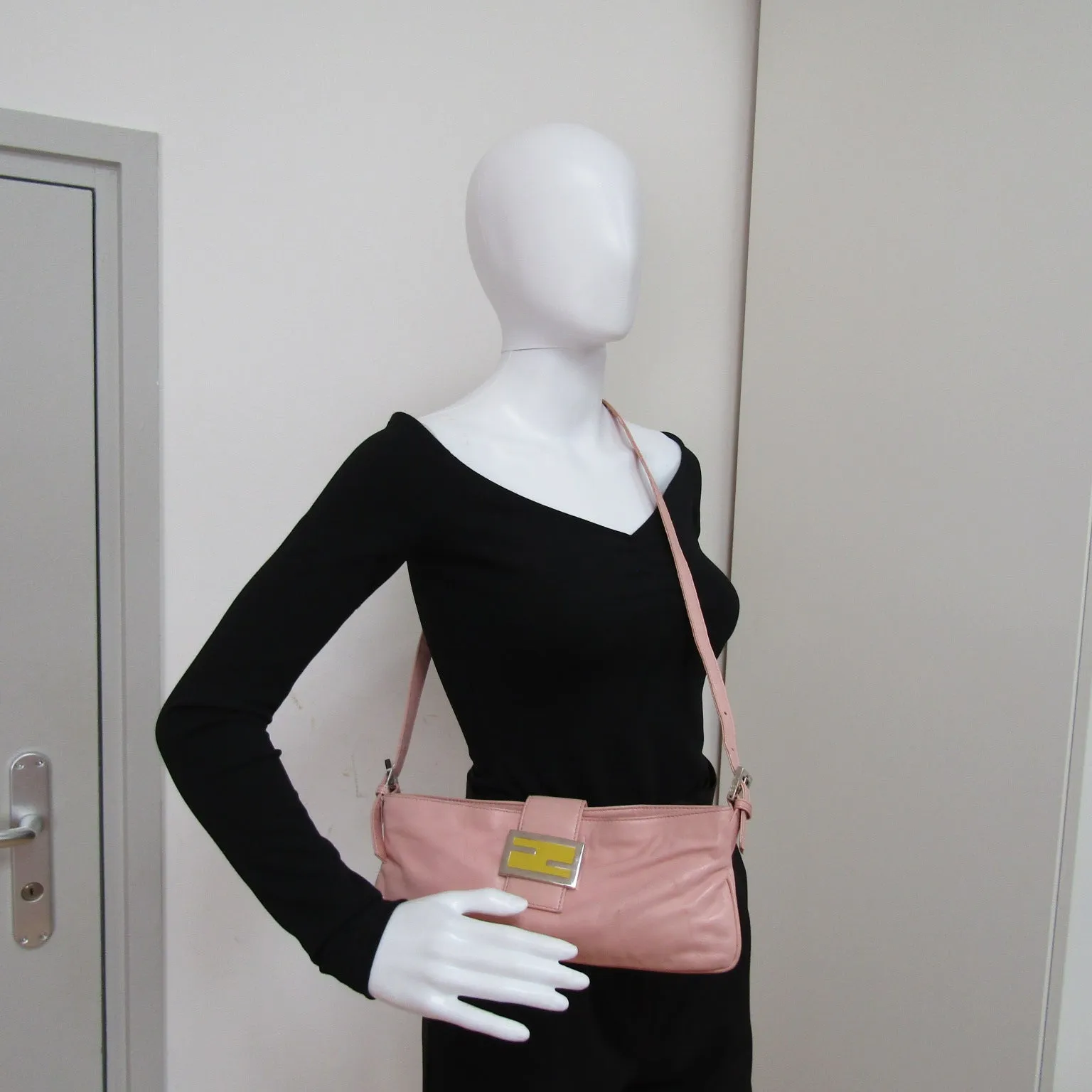 FENDI Crossbody Bag in Pink Leather