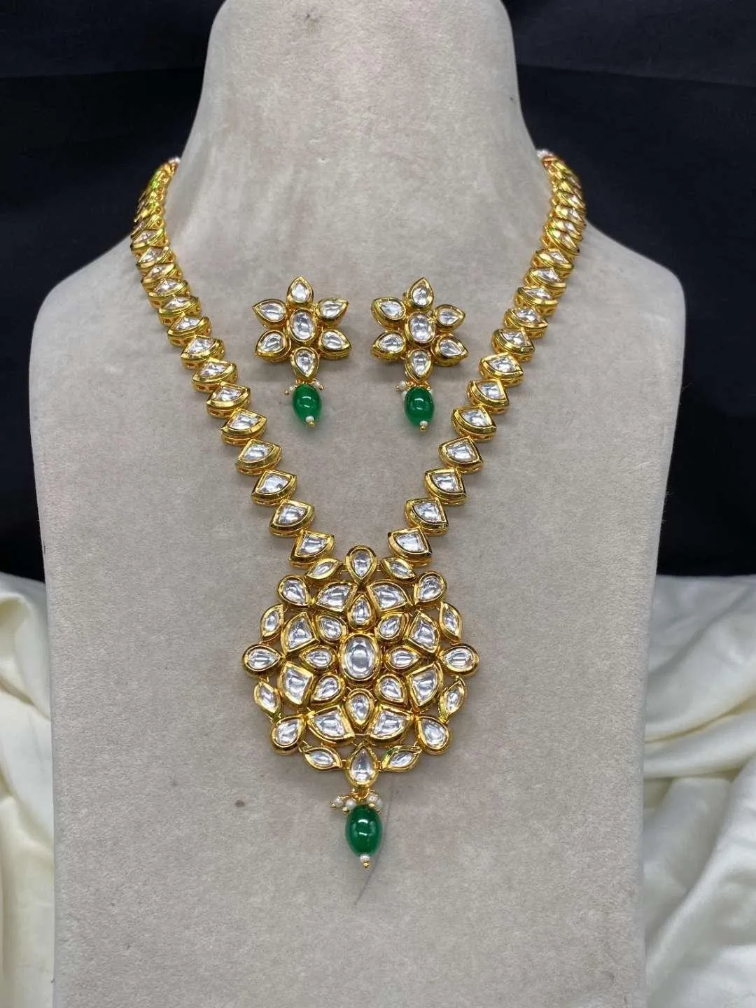 Gorgeous Kundan Designer Necklace Set