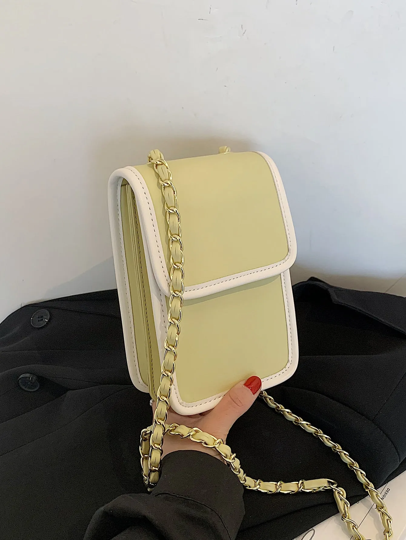 Minimalist Chain Crossbody Bag