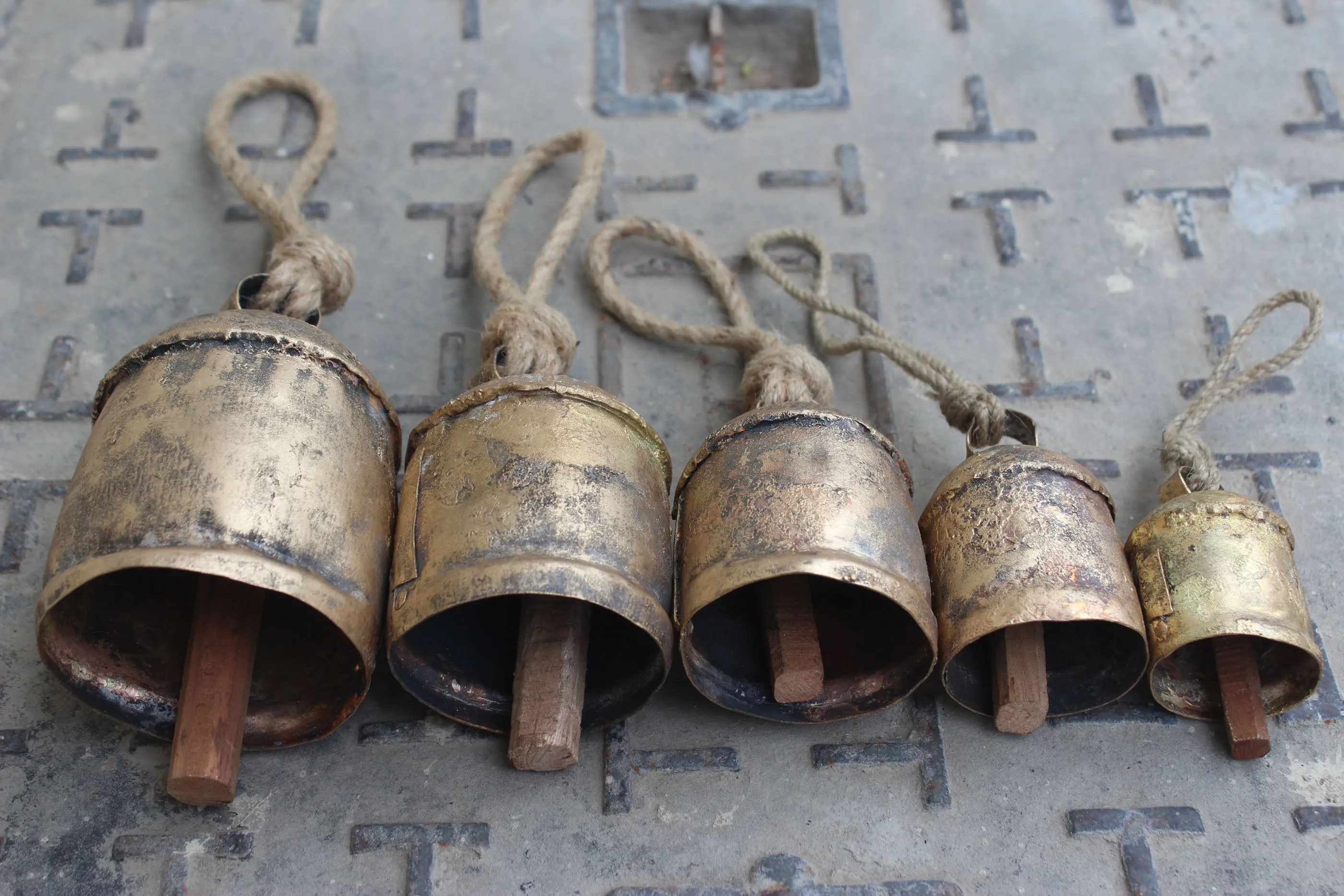 Shabby Chic Rustic Recycled Iron Bells 3 , 4 , 4.5 , 5 and 6" Inches  Height Animal Bells From India ( Set of 5 Pieces )